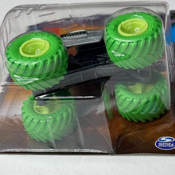 Monster Jam Alien Invasion Diecast Monster Truck Spin Master Series 7 - Picture 9 of 9